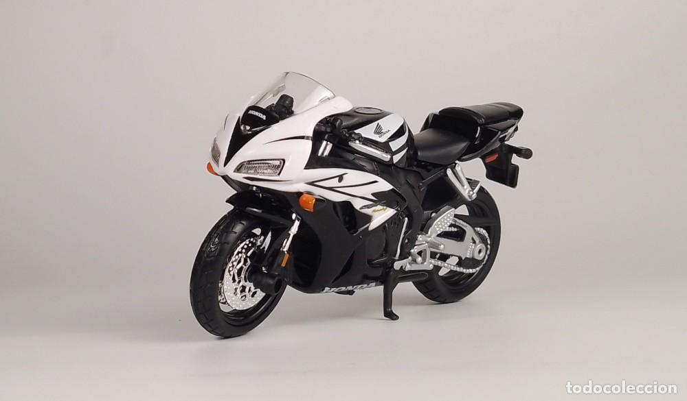 Motos a escala: Honda CBR 1000RR 2009 - Foto 2