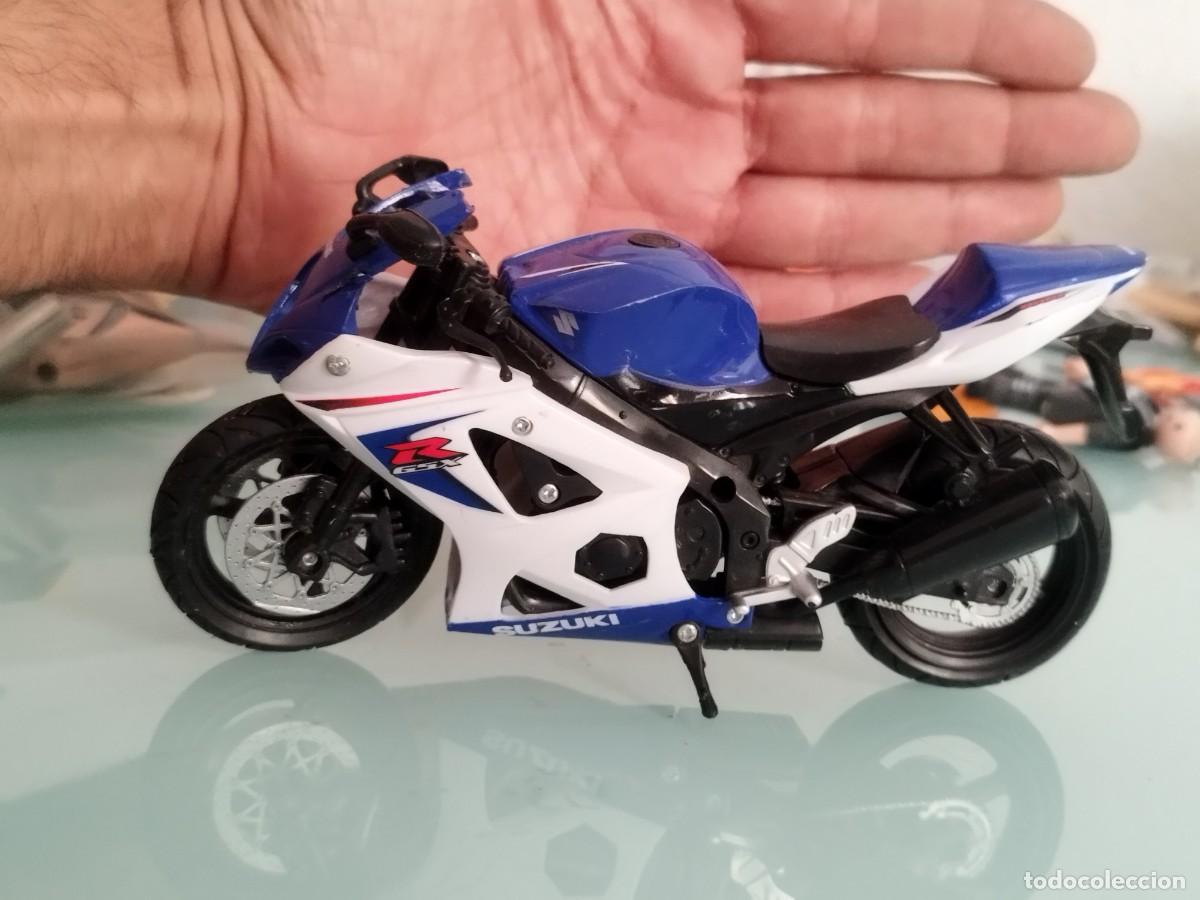 Motos &agrave; l'&eacute;chelle: Moto juguete, motocicleta Suzuki GSX-R1000.