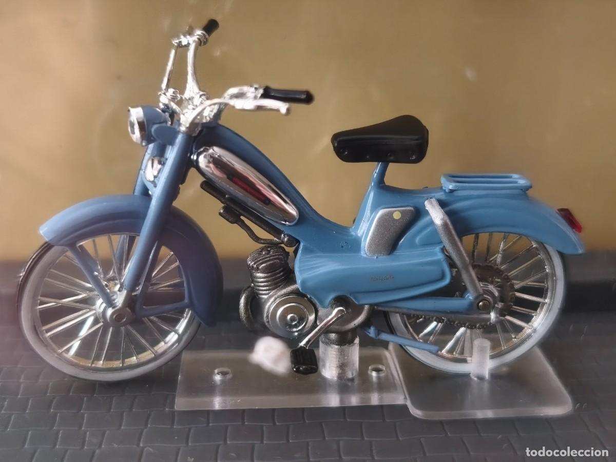 Motos a escala: Mobylette &rdquo;Bleue&rdquo; AV88 (1959).Escala 1/24. Altaya.