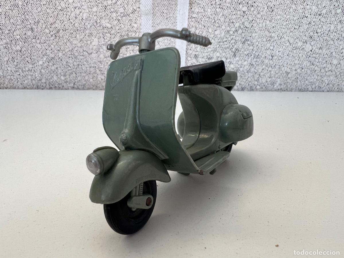 Motos &agrave; l'&eacute;chelle: MOTO VESPA 125 CC PIAGGIO B.S. FRANCE INCOMPLETA