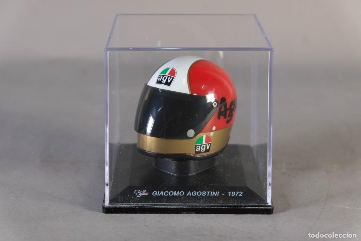 Motos em escala: R&eacute;plica casco MotoGP Giacomo Agostini 1972 - ALTAYA escala 1:5