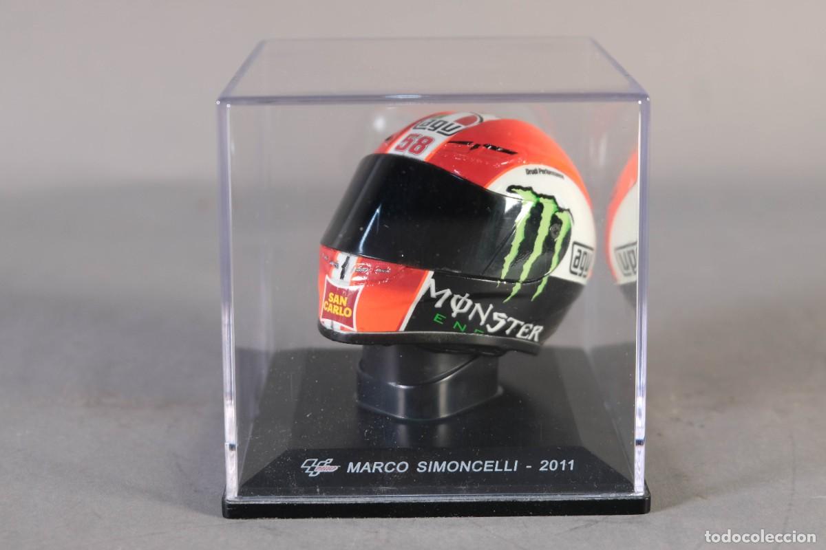 Motos em escala: R&eacute;plica casco MotoGP Marco Simoncelli 2011 - ALTAYA escala 1:5