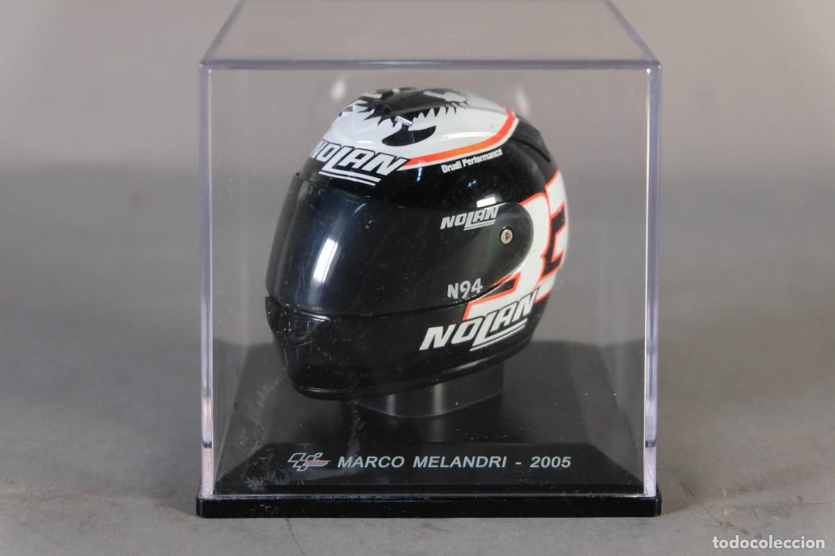 Motos em escala: R&eacute;plica casco MotoGP Marco Melandri 2005 - ALTAYA escala 1:5