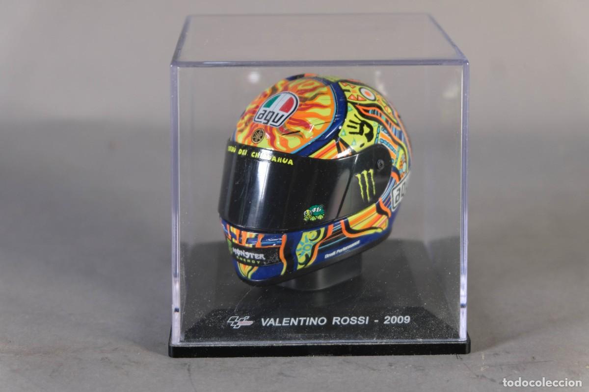 Motos em escala: R&eacute;plica casco MotoGP Valentino Rossi 2009 - ALTAYA escala 1:5