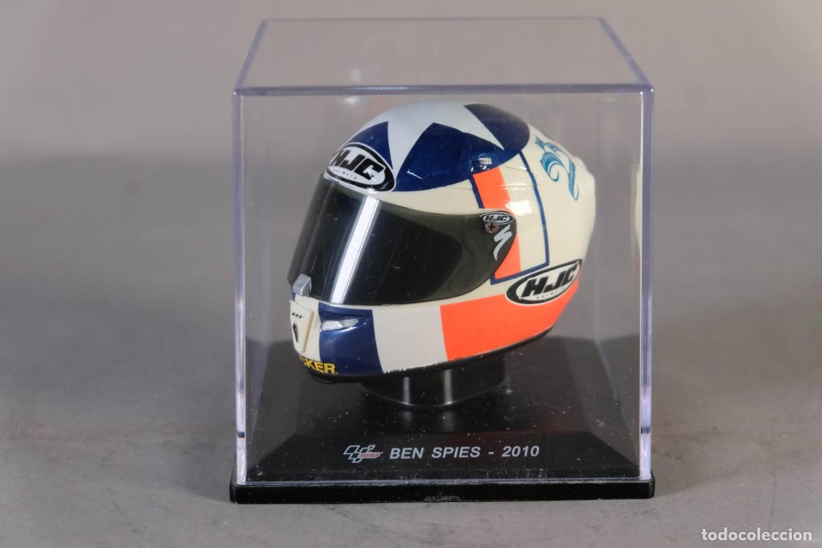 Motos em escala: R&eacute;plica casco MotoGP Ben Spies 2010 - ALTAYA escala 1:5