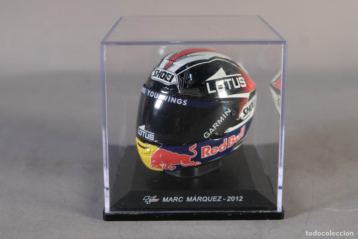 Motos em escala: R&eacute;plica casco MotoGP Marc M&aacute;rquez 2012 - ALTAYA escala 1:5