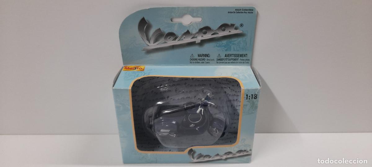 Motos a escala: MOTO VESPA DE COLECCION . REALIZADA POR MAISTO . CAJA ORIGINAL . ESCALA 1/18 . A&Ntilde;O 2004