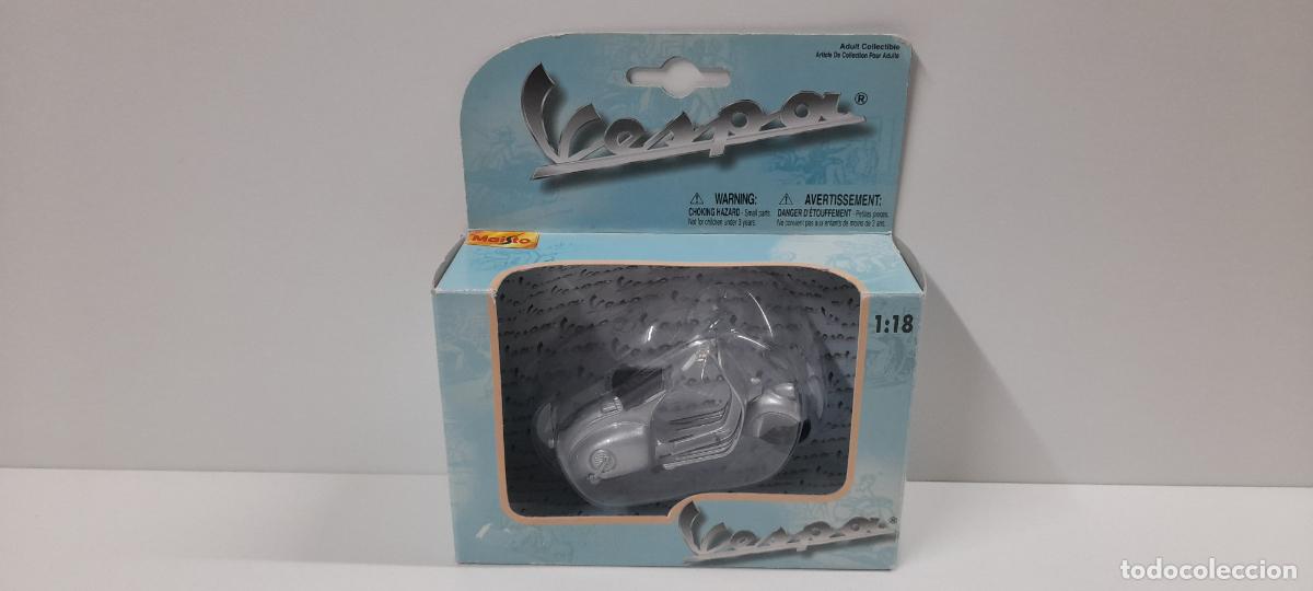 Motos em escala: MOTO VESPA DE COLECCION . REALIZADA POR MAISTO . CAJA ORIGINAL . ESCALA 1/18 . A&Ntilde;O 2004