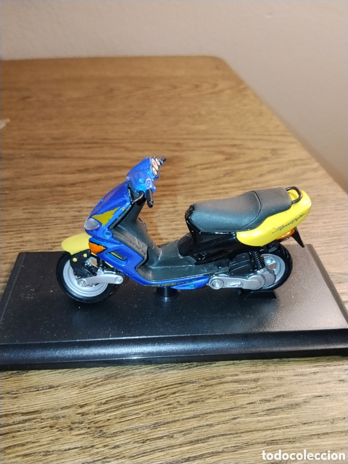 Motos a escala: R&eacute;plica Peugeot Speedfight - Foto 2