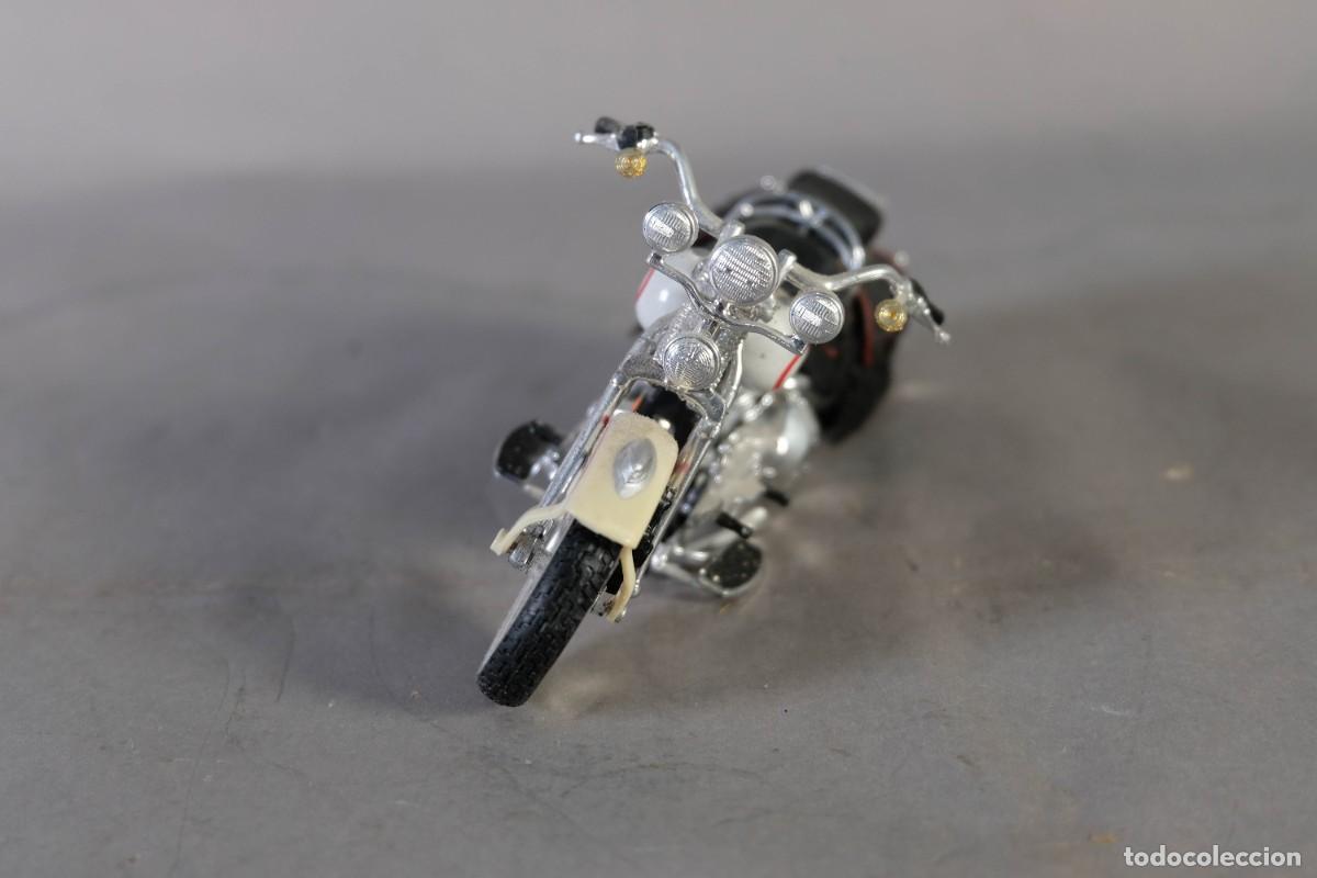 Motos a escala: R&eacute;plica moto HARLEY DAVIDSON Escala 1:18 - Foto 4
