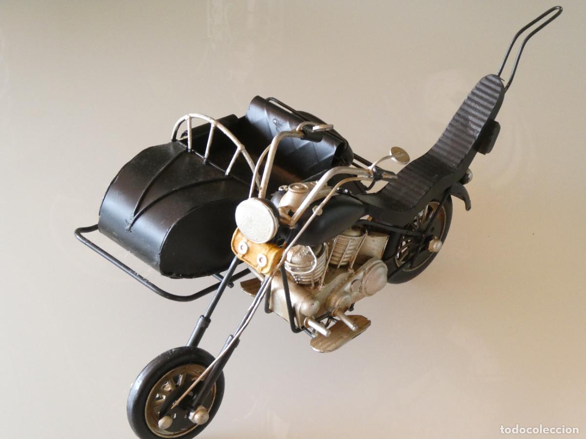 Motos a escala: JUGUETE HOJALATA. MOTO TIPO CHOPPER HARLEY DAVIDSON CON SIDECAR. 29X18X16CM 520GR