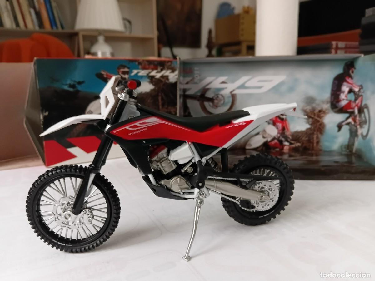 Motos a escala: Maqueta de moto . HUSQUARNA TE 449 . enduro .