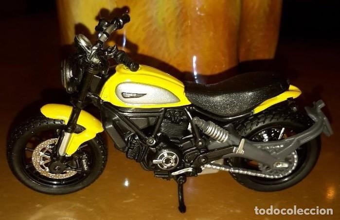 Motos a escala: MOTO SCRAMBLER ESCALA 1/18 DE MAISTO EN SU BLISTER