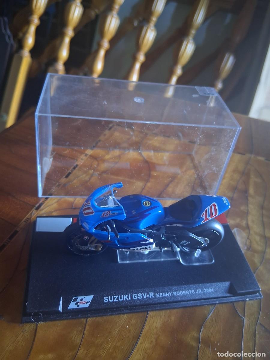 Motos a escala: Moto GP Altaya 1/24 Suzuki GSV-R Kenny Robert Jr. 2004