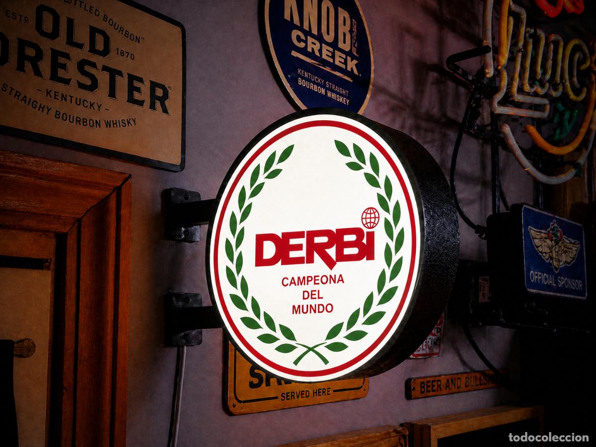 Motos: Cartel Luminoso LED DERBI &rdquo;Campeona del Mundo&rdquo;