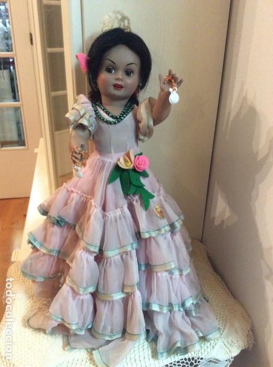 Mu&ntilde;eca Cayetana: Mu&ntilde;eca Cayetana delgada de celuloide con traje de faralaes y complementos originales. - Foto 1