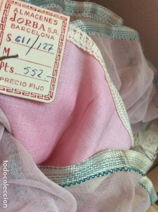 Mu&ntilde;eca Cayetana: Mu&ntilde;eca Cayetana delgada de celuloide con traje de faralaes y complementos originales. - Foto 6