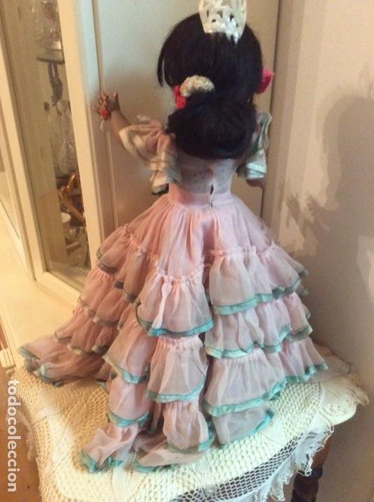 Mu&ntilde;eca Cayetana: Mu&ntilde;eca Cayetana delgada de celuloide con traje de faralaes y complementos originales. - Foto 13