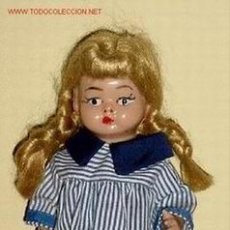 Bambola spagnola classica: MUÑECA DE PLÁSTICO RÍGIDO DE FINALES DE LOS 50 