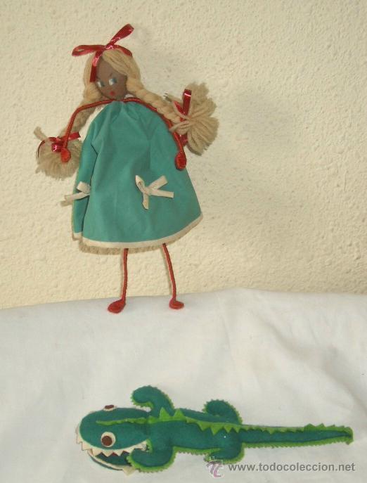 Mu&ntilde;eca espa&ntilde;ola clasica: MU&Ntilde;ECA Y COCODRILO DE FIELTRO,A&Ntilde;OS 50 - Foto 1