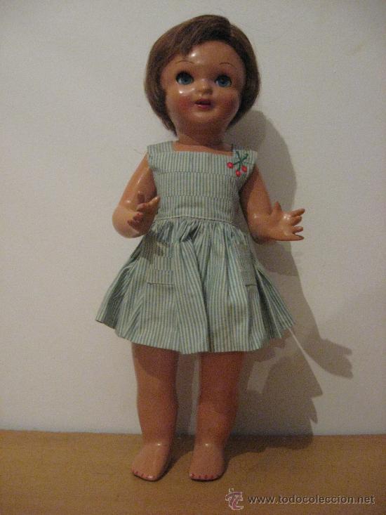 Boneca espanhola cl&aacute;ssica: MU&Ntilde;ECA PALOMITA DE MADRID, HACIA 1950. VESTIDITO ORIGINAL.