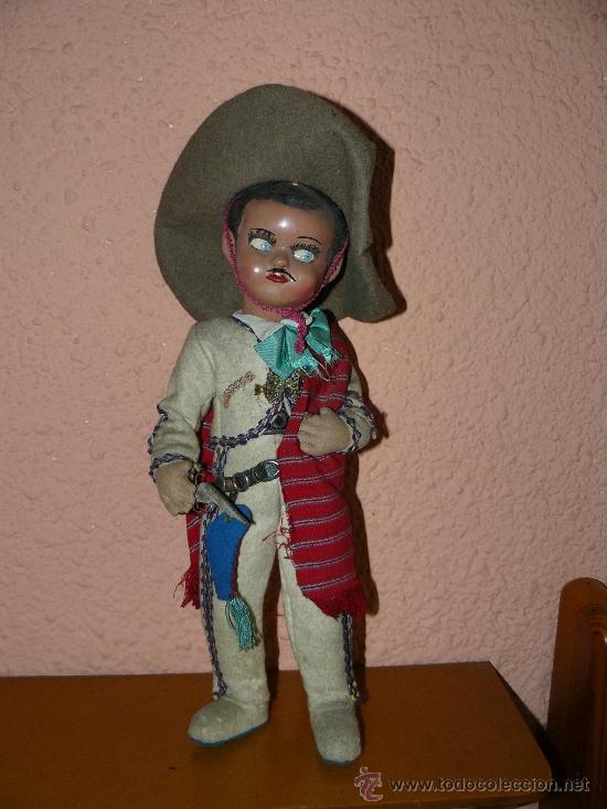 muñeca de carton mexicana