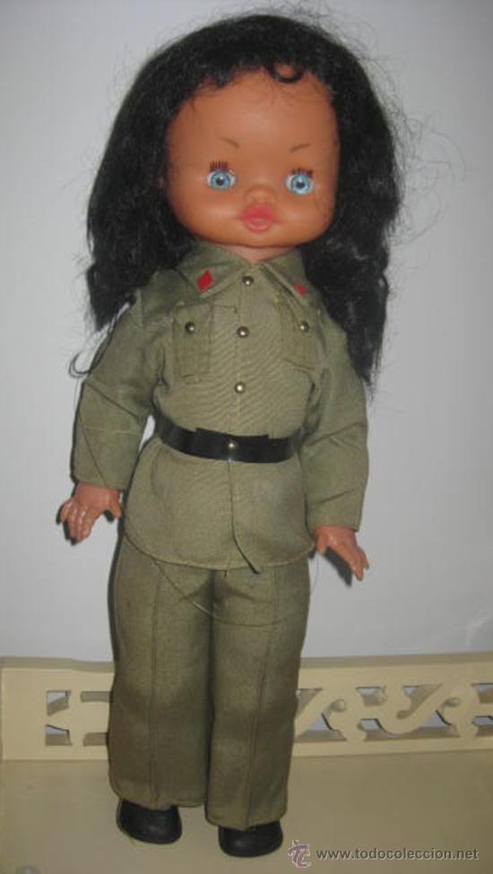 Mu&ntilde;eca espa&ntilde;ola clasica: MU&Ntilde;ECA VESTIDA CON TRAJE MILITARDE - . - Foto 1