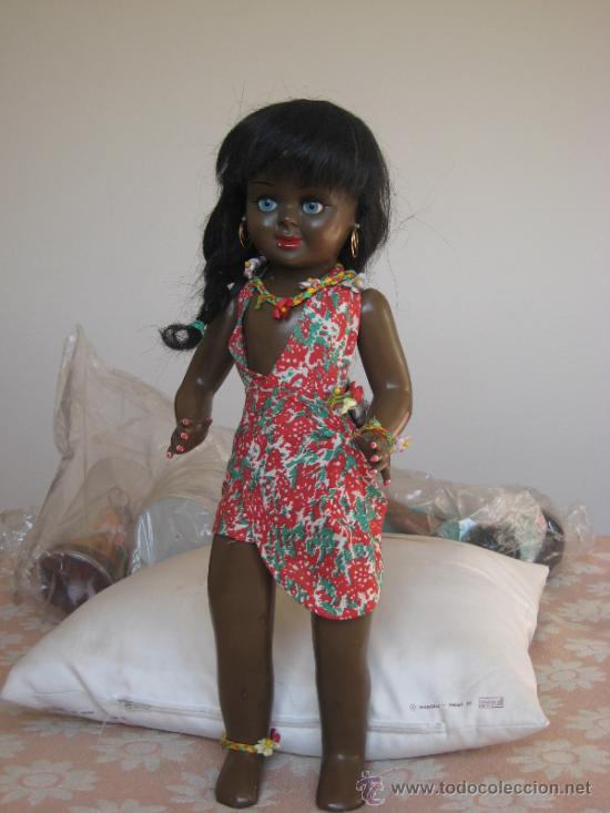 Muñeca negra Sandra cara impresa