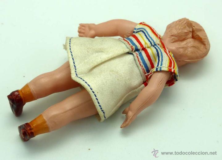 Mu&ntilde;eca espa&ntilde;ola clasica: Mu&ntilde;eca celuloide con defecto cara y cerdo madera falta una pata - Foto 4