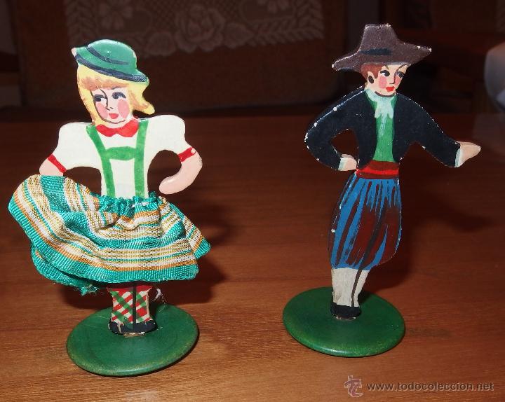 Mu&ntilde;eca espa&ntilde;ola clasica: PAREJA DE MU&Ntilde;ECOS DE MADERA,CON BASE,A&Ntilde;OS 50 - Foto 1