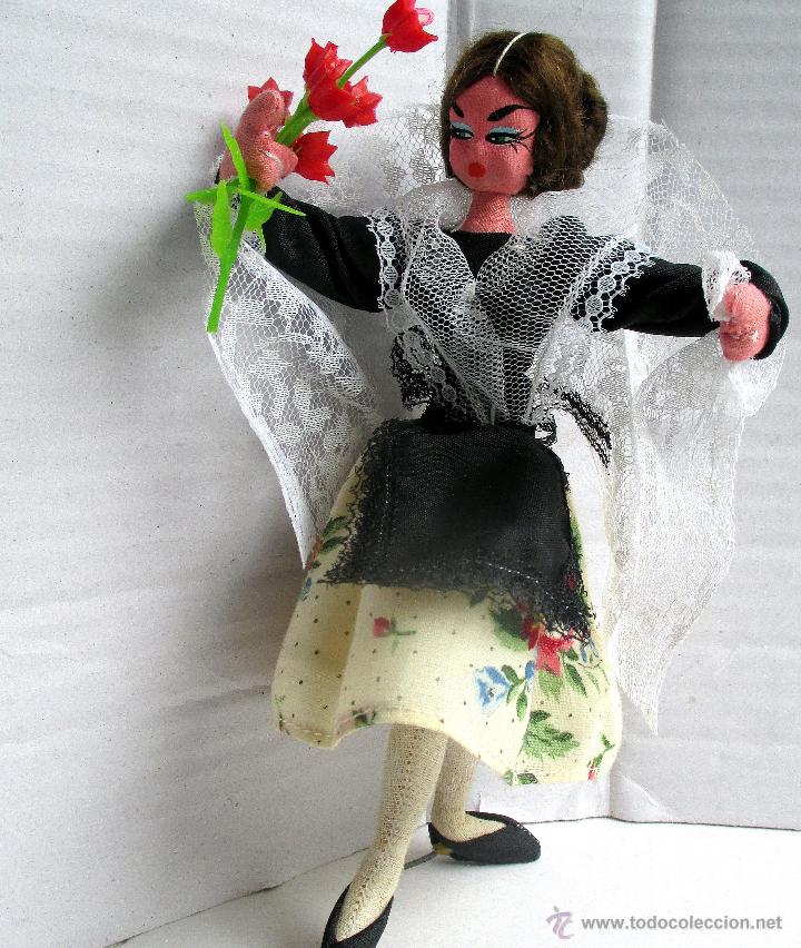 Mu&ntilde;eca espa&ntilde;ola clasica: Mu&ntilde;eca regional a&ntilde;os 55/65 - Foto 1