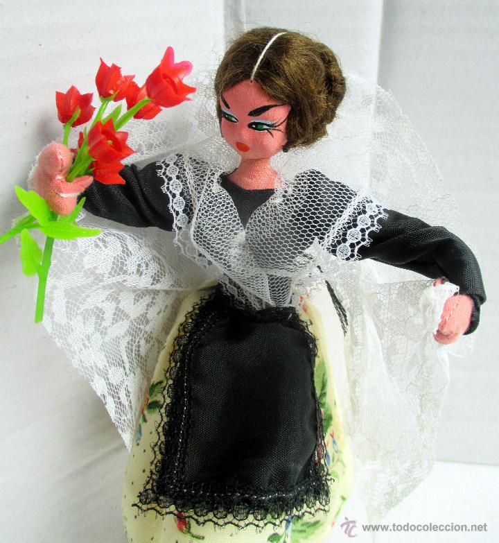 Mu&ntilde;eca espa&ntilde;ola clasica: Mu&ntilde;eca regional a&ntilde;os 55/65 - Foto 2