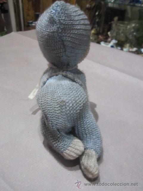 Mu&ntilde;eca espa&ntilde;ola clasica: Antiguo mu&ntilde;eco gateador de celuloide. No funciona. 13 x 13 cms. - Foto 3