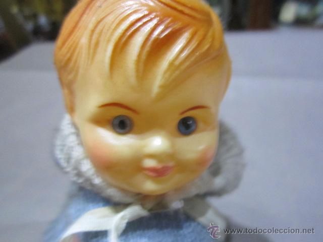 Mu&ntilde;eca espa&ntilde;ola clasica: Antiguo mu&ntilde;eco gateador de celuloide. No funciona. 13 x 13 cms. - Foto 6