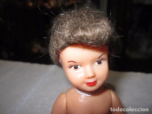 Mu&ntilde;eca espa&ntilde;ola clasica: Peque&ntilde;a mu&ntilde;eca de celuloide, articulada. 17 cms. - Foto 4