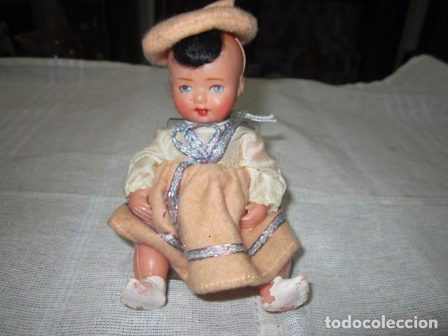 Mu&ntilde;eca espa&ntilde;ola clasica: Peque&ntilde;a mu&ntilde;eca de celuloide con ojos durmientes. 12 cms. - Foto 1