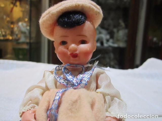 Mu&ntilde;eca espa&ntilde;ola clasica: Peque&ntilde;a mu&ntilde;eca de celuloide con ojos durmientes. 12 cms. - Foto 2