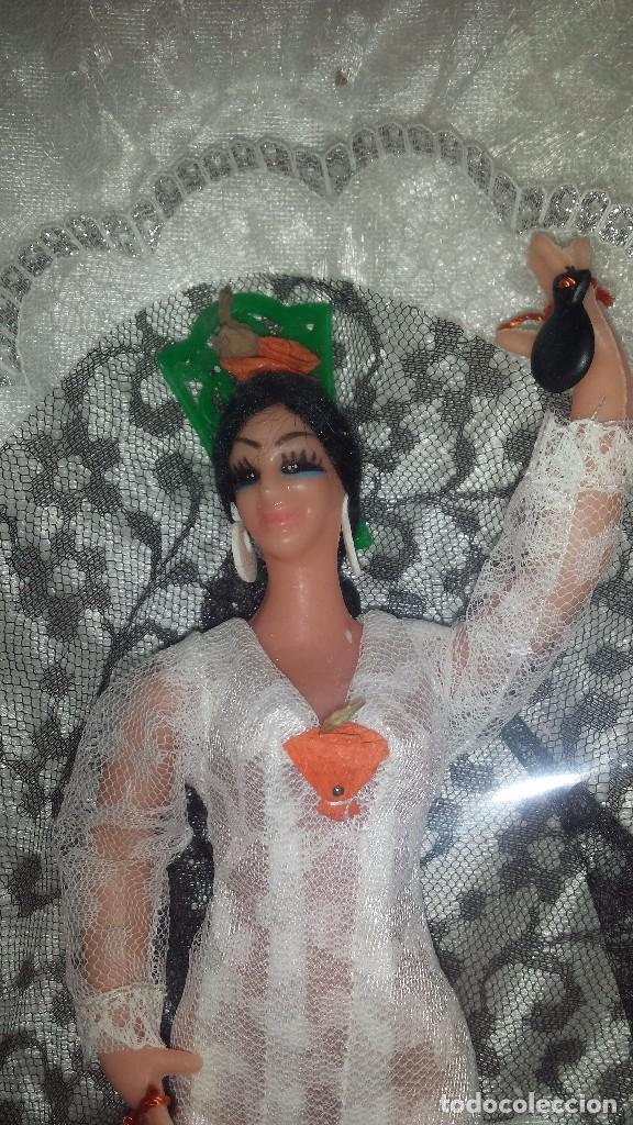 Mu&ntilde;eca espa&ntilde;ola clasica: antigua mu&ntilde;eca gitanilla, en su caja - Foto 4