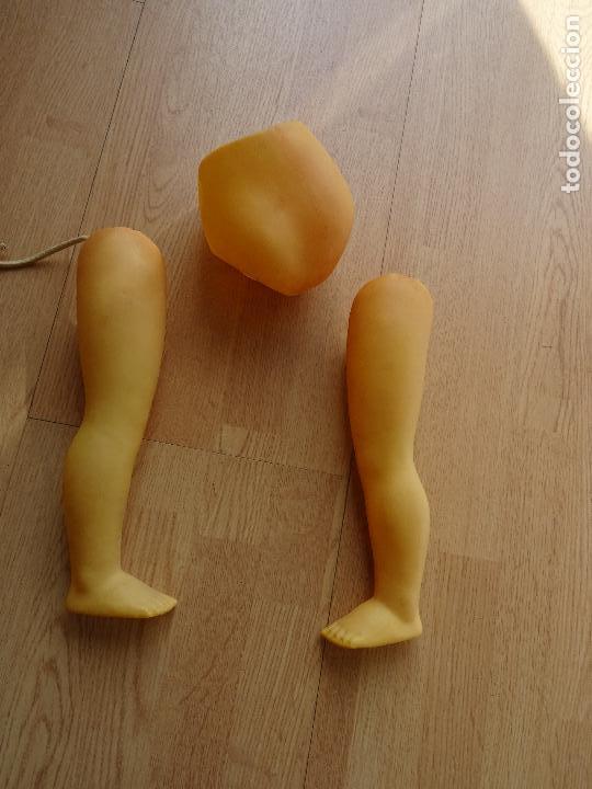 Mu&ntilde;eca espa&ntilde;ola clasica: PARA REPUESTOS - CADERAS Y PIERNAS DE MU&Ntilde;ECA DE CELULOIDE - Foto 2