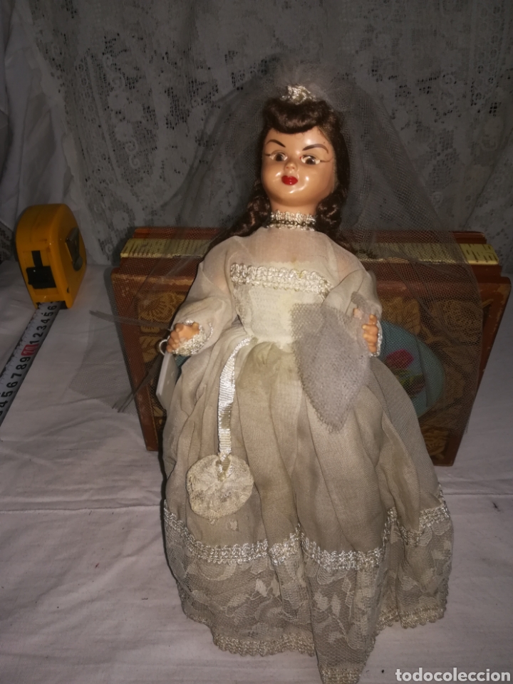 Mu&ntilde;eca espa&ntilde;ola clasica: Antigua mu&ntilde;eca de comuni&oacute;n, celuloide. - Foto 1