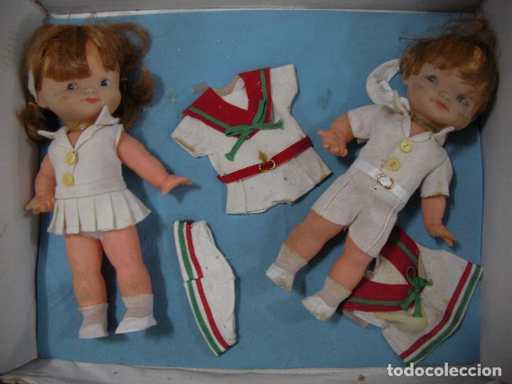 Mu&ntilde;eca espa&ntilde;ola clasica: ANTIGUA PAREJA DE TENISTAS CON COMPLEMENTOS - Foto 1