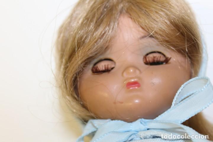 Tiene Los Ojos Verdes Una Cara Gitana