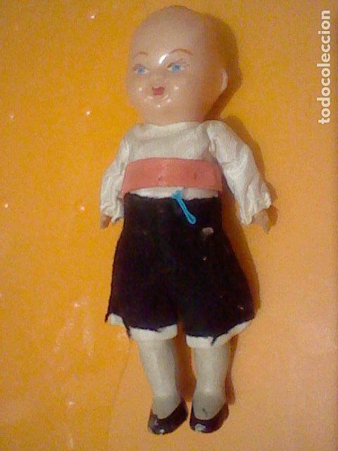 Mu&ntilde;eca espa&ntilde;ola clasica: MU&Ntilde;ECA MU&Ntilde;ECO OJOS DURMIENTES CELULOIDE 13 CMS - Foto 1