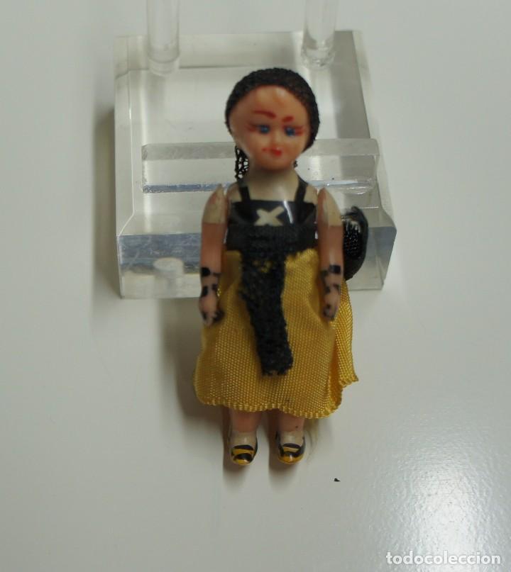 Mu&ntilde;eca espa&ntilde;ola clasica: MU&Ntilde;ECA MINI DE CELULOIDE ,MIDE 5 cm. - Foto 4