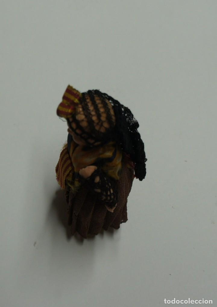 Mu&ntilde;eca espa&ntilde;ola clasica: MU&Ntilde;ECA MINIATURA DE CELULOIDE ,MIDE 6,5 cm. - Foto 5