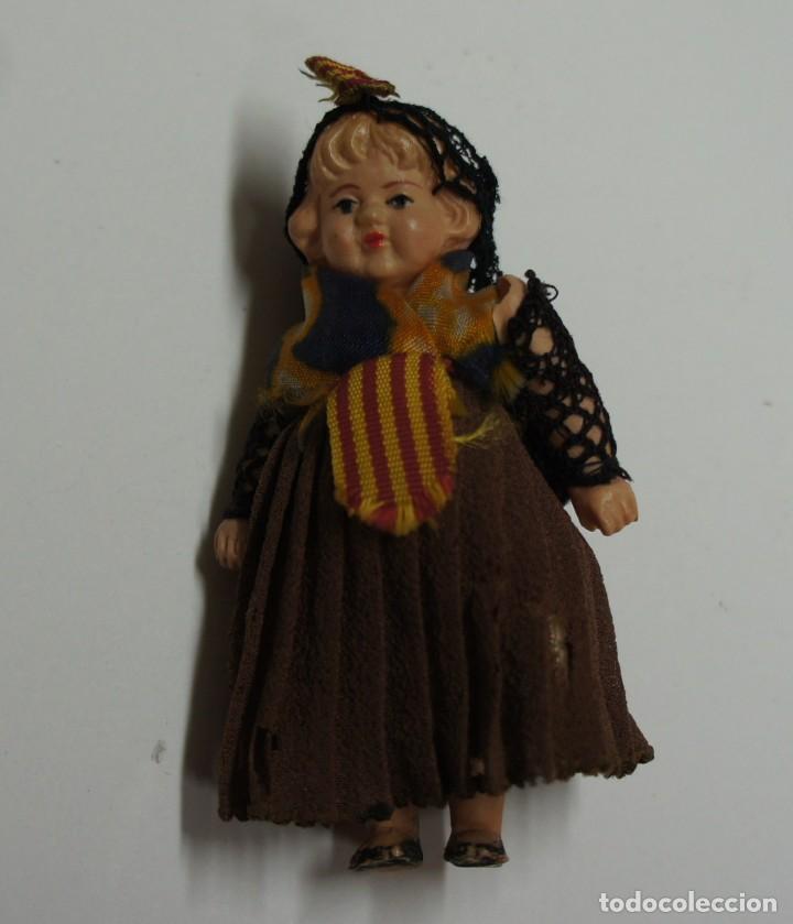 Mu&ntilde;eca espa&ntilde;ola clasica: MU&Ntilde;ECA MINIATURA DE CELULOIDE ,MIDE 6,5 cm. - Foto 6