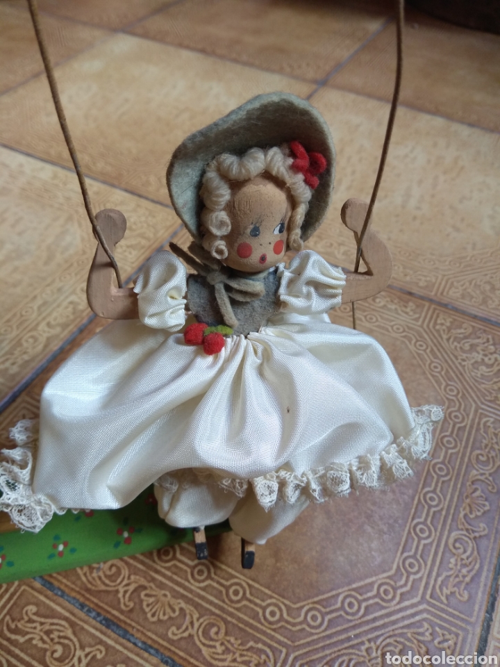 Mu&ntilde;eca espa&ntilde;ola clasica: Antigua Mu&ntilde;eca con Columpio - Foto 2
