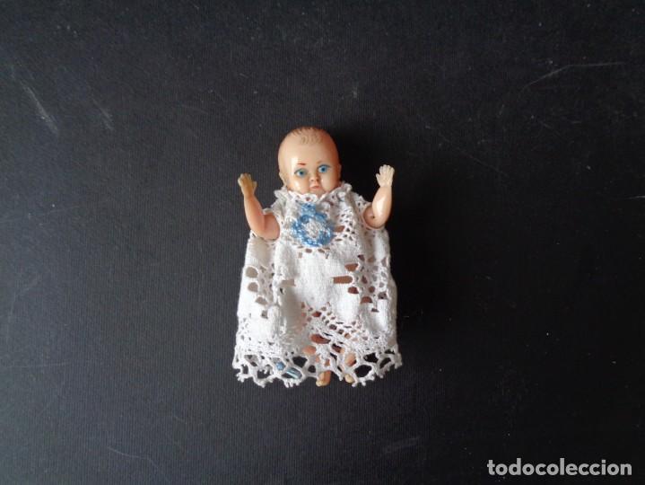 Mu&ntilde;eca espa&ntilde;ola clasica: PEQUE&Ntilde;O MU&Ntilde;ECO BEBE DE PLASTICO DURO - Foto 1