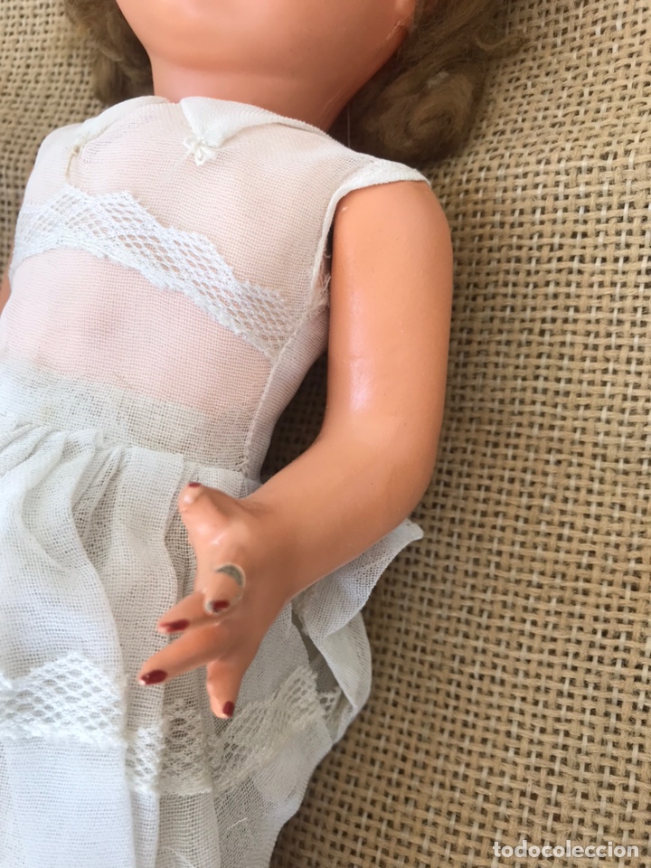 Mu&ntilde;eca espa&ntilde;ola clasica: Mu&ntilde;eca celuloide y cart&oacute;n piedra primera comuni&oacute;n - Foto 5