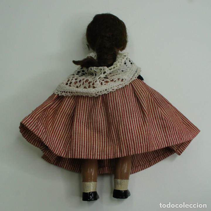 Mu&ntilde;eca espa&ntilde;ola clasica: MU&Ntilde;ECA DE CELULOIDE MIDE 19cm ( Tiene las gomas de las piernas dadas) . - Foto 4